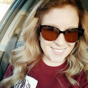 Meet your Posher, Savannah